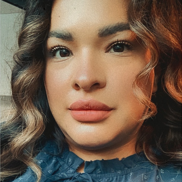 Meet your Posher, Mariel - Picture 2 of 6